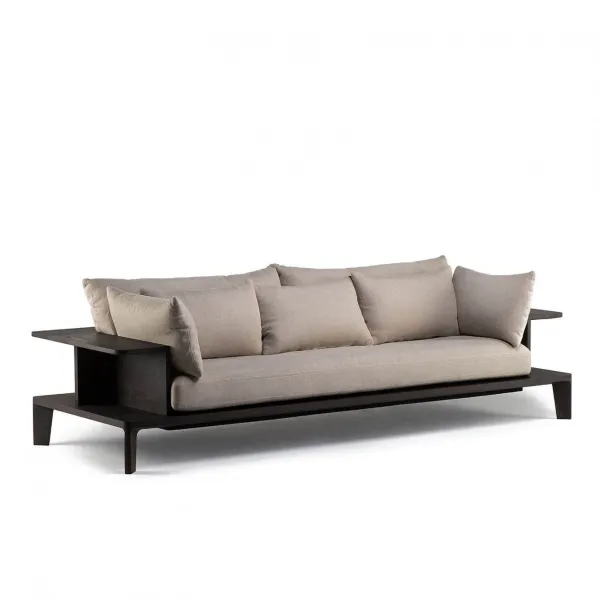 De La EspadaPlatform sofa by Neri&Hu