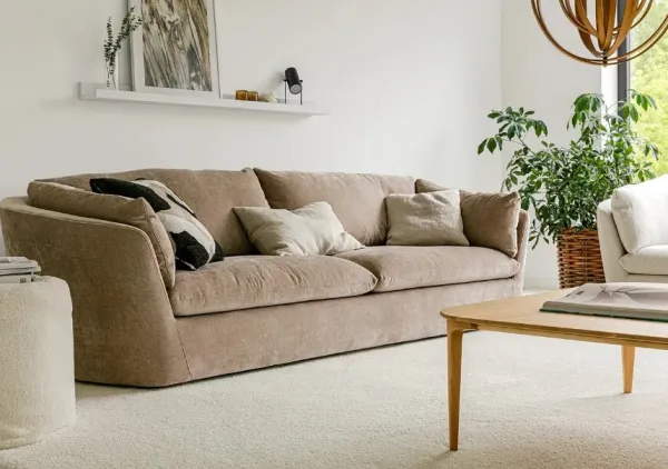 SitsBonnie by Ian Archer